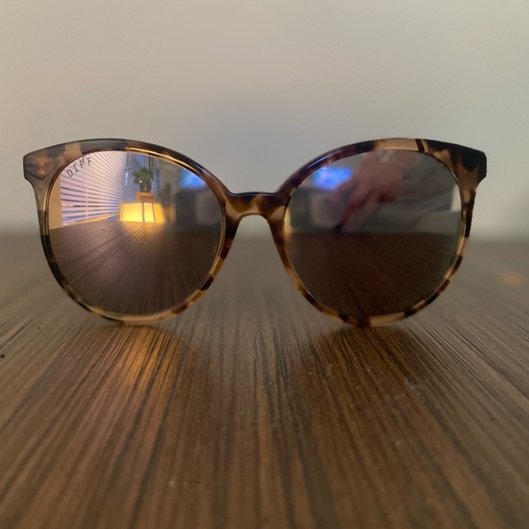 Pink Tortoise Sunglasses - Picture 2 of 5